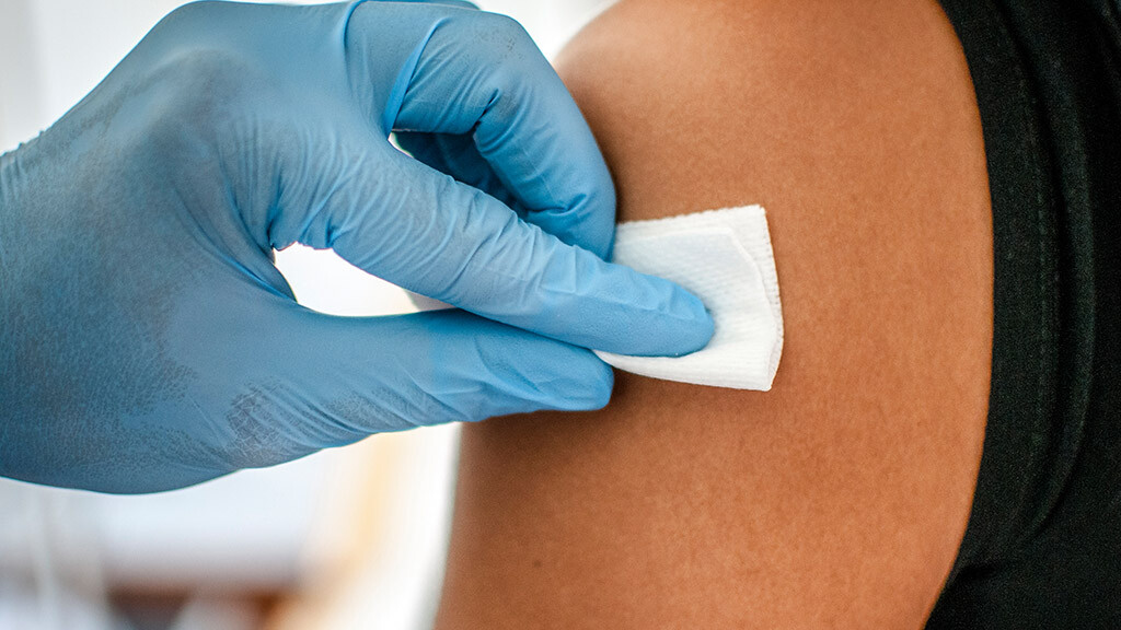Pacientes de câncer podem ser vacinados contra febre amarela?