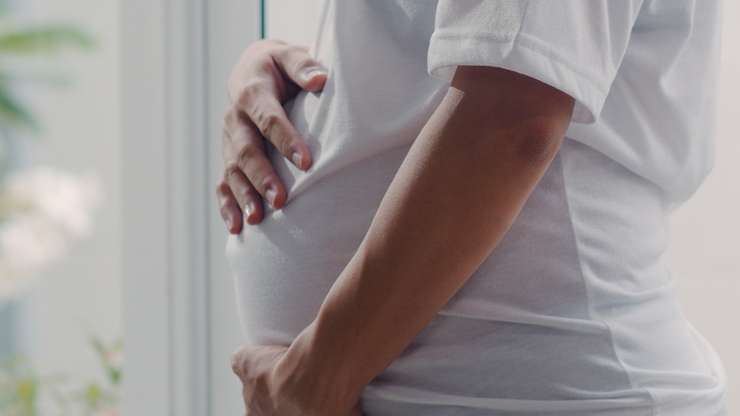 Maioria das gestantes brasileiras recebe orientações superficiais sobre amamentação, aumentando riscos à saúde de mães e bebês