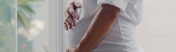 Maioria das gestantes brasileiras recebe orientações superficiais sobre amamentação, aumentando riscos à saúde de mães e bebês