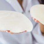 Câncer raro associado a implante de silicone tem primeiro caso no Brasil