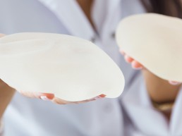 Câncer raro associado a implante de silicone tem primeiro caso no Brasil
