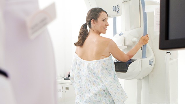 Estudo inédito expõe as diferenças no enfrentamento do câncer de mama no SUS e na rede particular