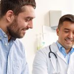 Câncer de mama masculino: sinais, diagnóstico e cuidados