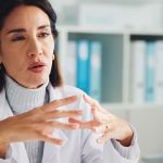 Biópsia de mama espalha câncer? A verdade científica