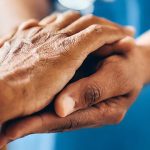 Especialização em reconstrução mamária visa ampliar acesso à cirurgia para pacientes do SUS