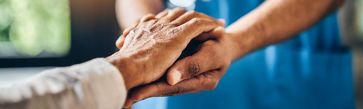 Especialização em reconstrução mamária visa ampliar acesso à cirurgia para pacientes do SUS