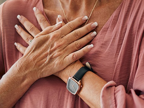 Nova droga aprovada pela Anvisa controla fogachos e outros sintomas associados à menopausa