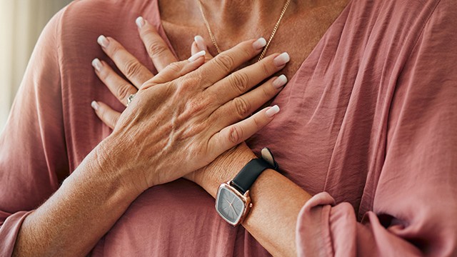 Nova droga aprovada pela Anvisa controla fogachos e outros sintomas associados à menopausa